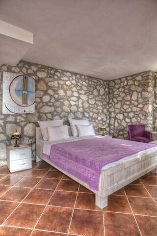 Гостевой дом Guest House Harmonia Свети-Стефан Семейный номер-студио с видом на море-1