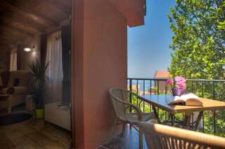 Гостевой дом Guest House Harmonia Свети-Стефан Номер-студио с видом на бассейн-7