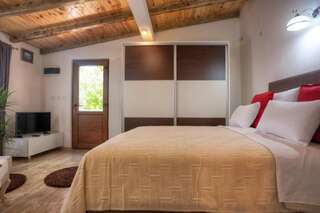 Гостевой дом Guest House Harmonia Свети-Стефан Номер-студио с видом на бассейн-9
